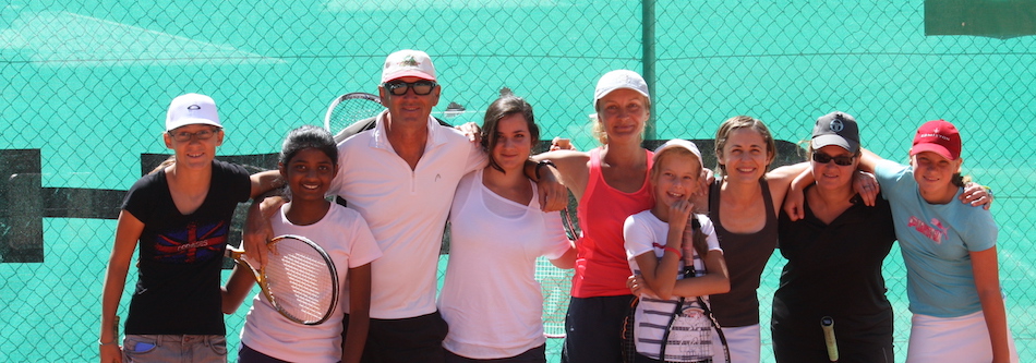 stagiaires de tennis adultes et jeunes des stages de tennis pour adultes dans le Val d'allos