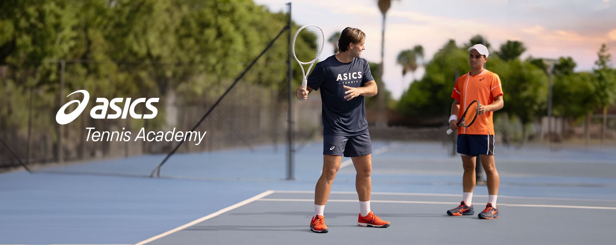 Thierry lamarre est membre de la ASICS tennis academy qui regroupe les coaches qui travaillent sur le matériel asics au sein du Val d'Allos International tennis Camp dans le Val d'Allos